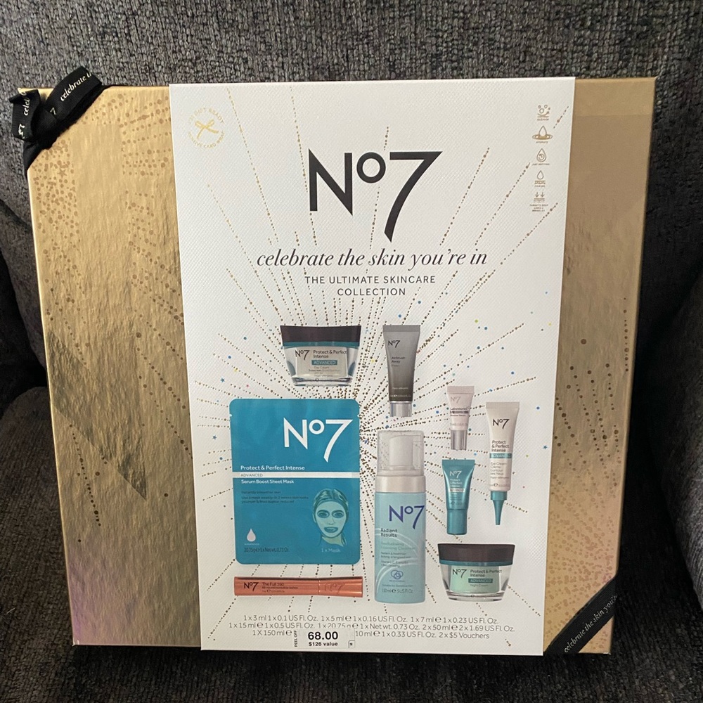 No 7 Ultimate Skincare Collection Gift Set
